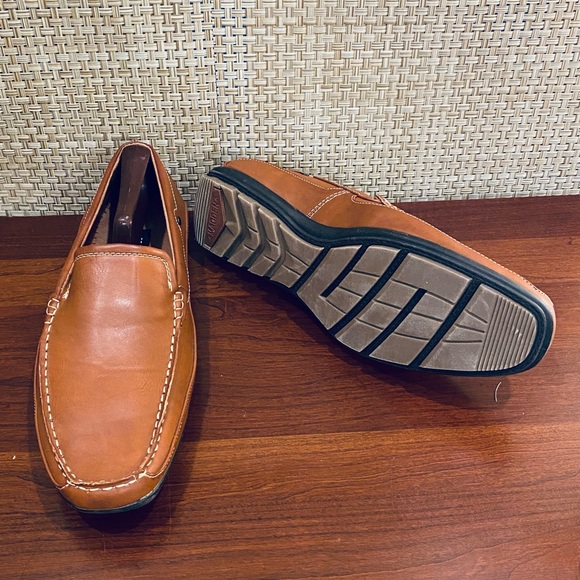 🌟HP🌟Like New! Madden M-Need Tan Faux Leather Slip-On Loafer 9.5 - Picture 2 of 12